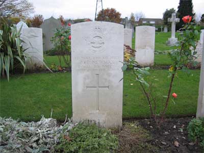 AE Newman's Grave Guildford Cemetery copyright image by permission of Ian Nicholls 2008